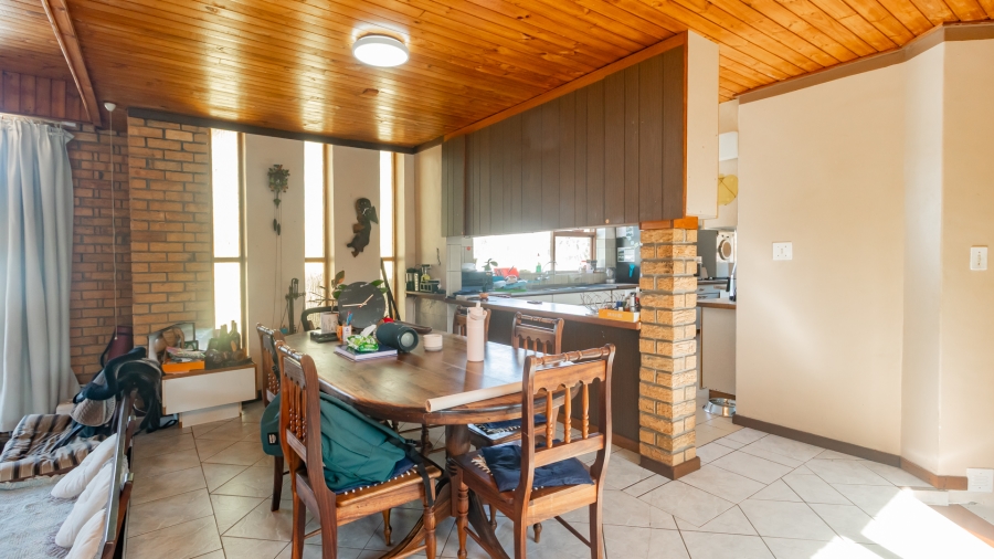 4 Bedroom Property for Sale in Table View Western Cape